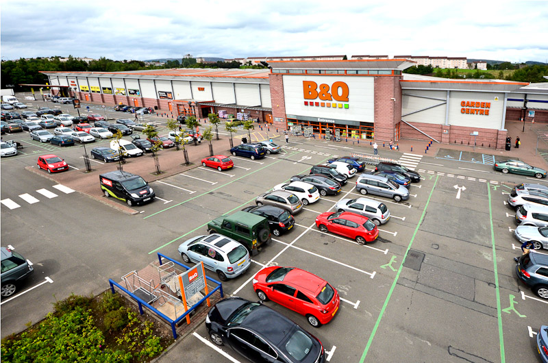 B&Q store and garden centre with a busy customer car park at the Great Western Retail Park